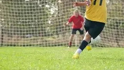 阿隆索续约确认：勒沃库森总监公布下赛季留队消息