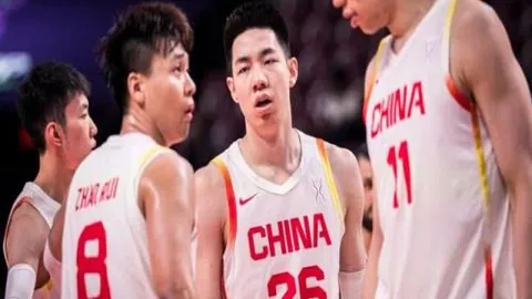 陈哲超关键进球，梅州客家逆袭山东泰山问鼎中超